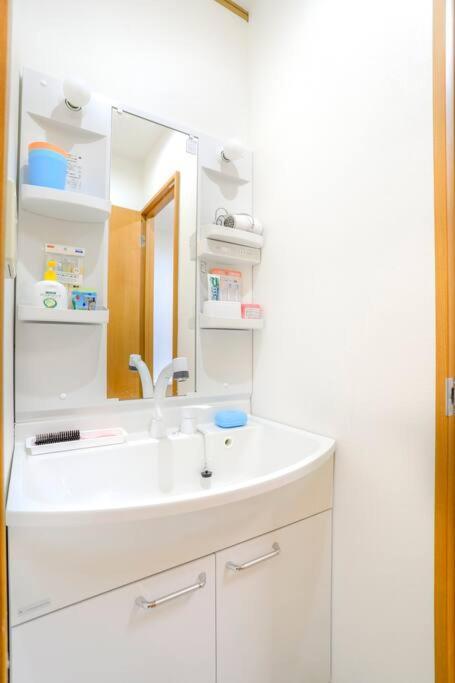 鶴橋駅徒歩2分 トイレ浴室複数あり3階建て一軒家車庫付き Apartment Осака Екстериор снимка