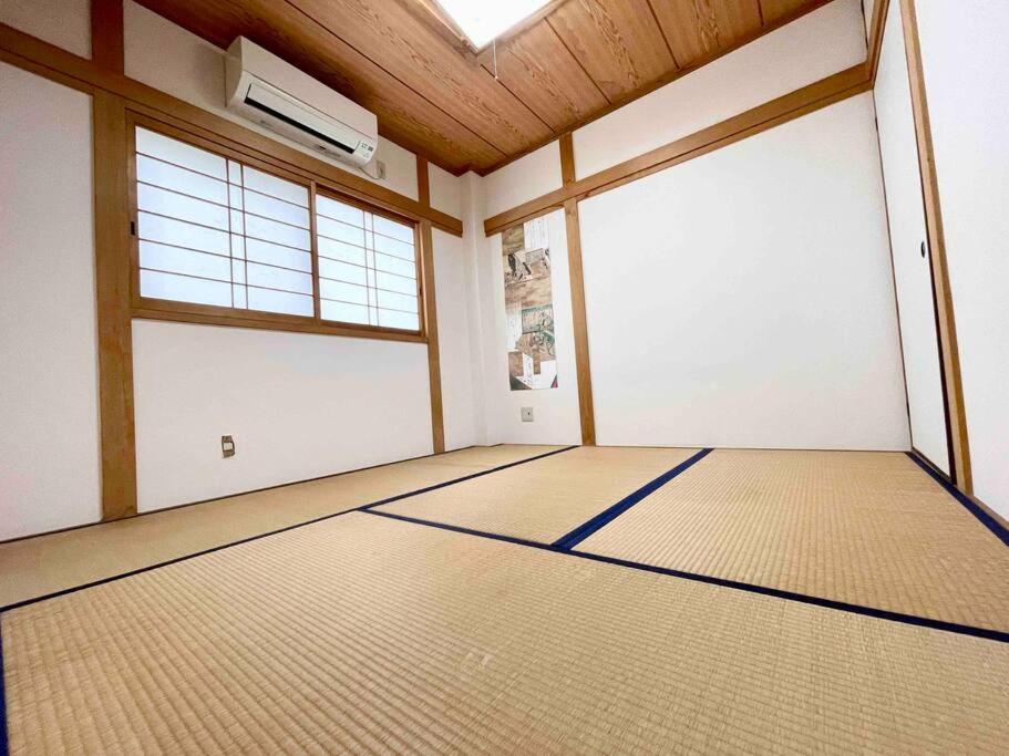 鶴橋駅徒歩2分 トイレ浴室複数あり3階建て一軒家車庫付き Apartment Осака Екстериор снимка
