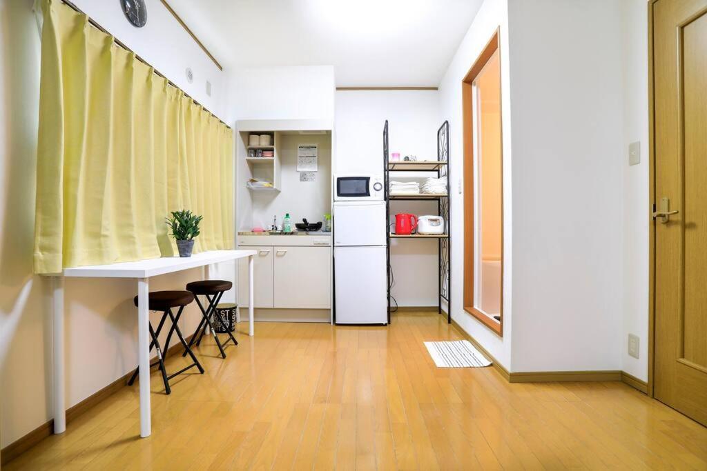 鶴橋駅徒歩2分 トイレ浴室複数あり3階建て一軒家車庫付き Apartment Осака Екстериор снимка